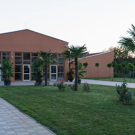 Luby Panzio Bed & Breakfast