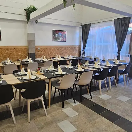 Oda ve Kahvaltı Luby Panzio 3*